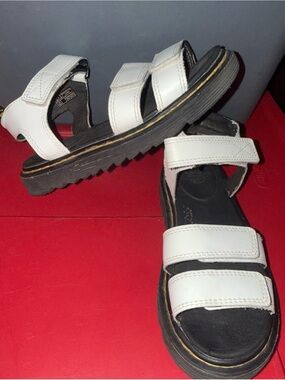 Dr. Martens Kids White and Black Velcro Strap Sandals